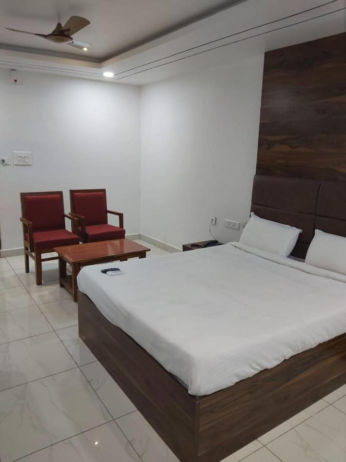 Hotel Sahasra Dla Warangal Exteriér fotografie