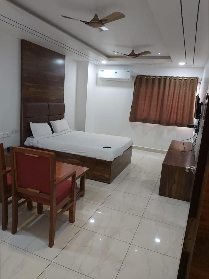 Hotel Sahasra Dla Warangal Exteriér fotografie