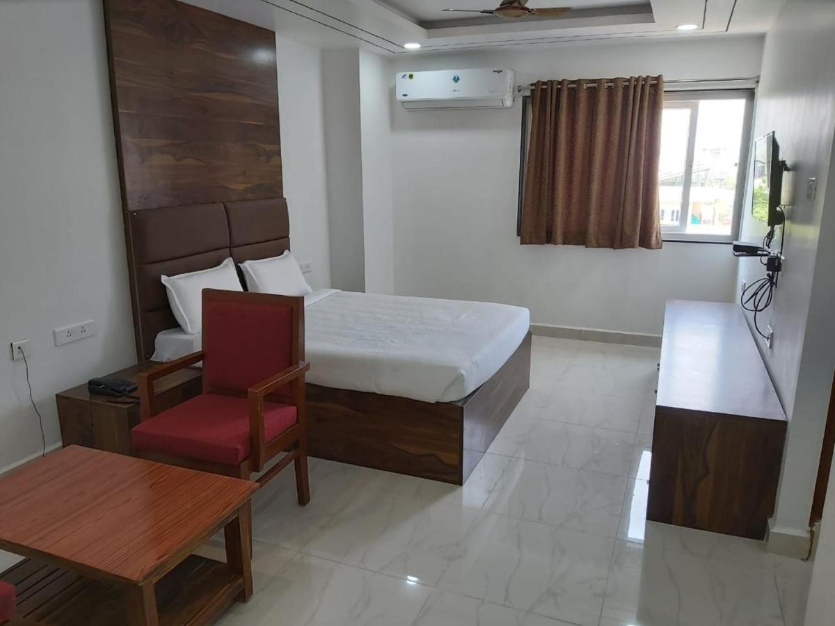 Hotel Sahasra Dla Warangal Exteriér fotografie